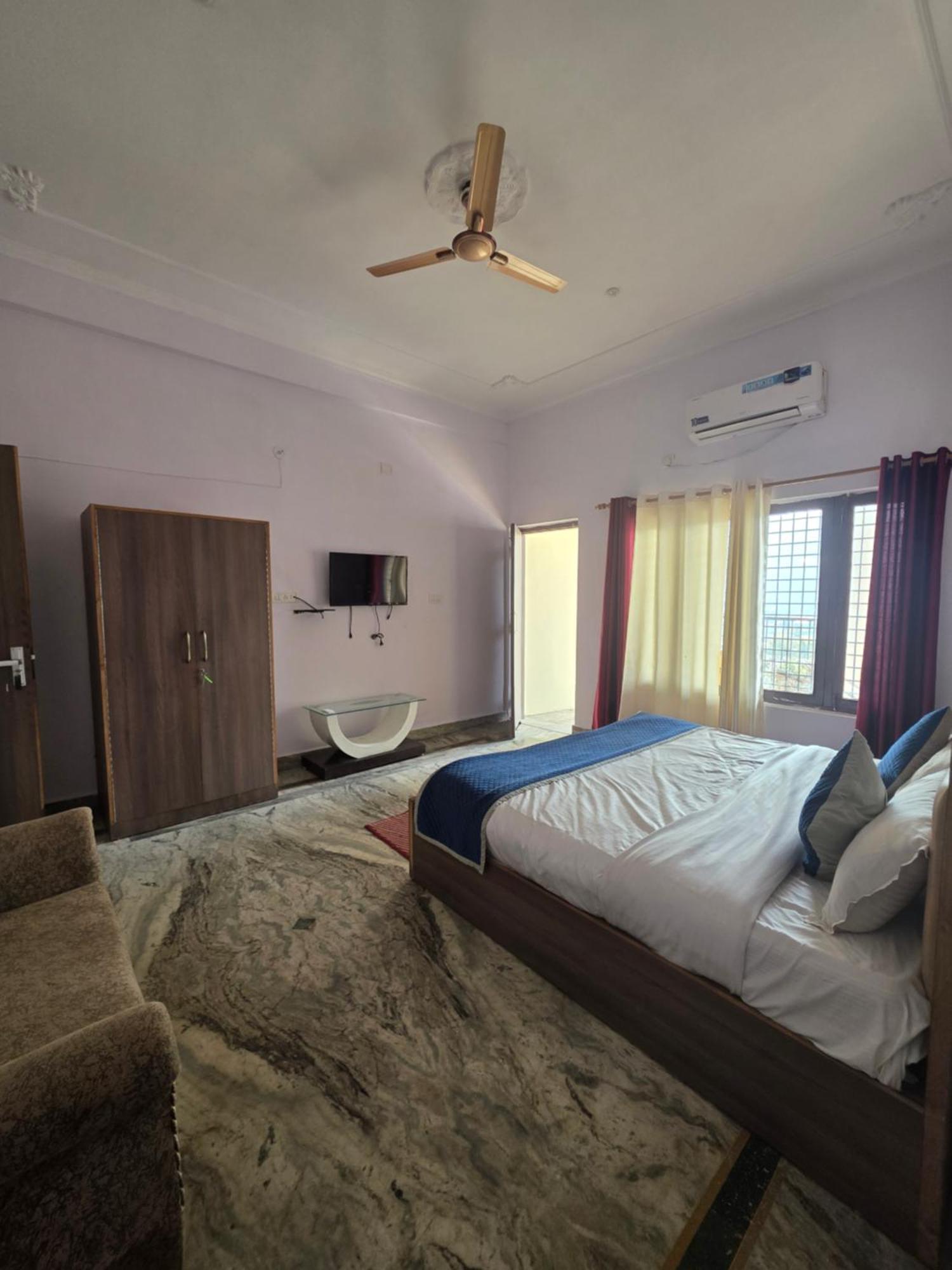Siddhi Vinayak Hotel And Banquet Бхимтал Экстерьер фото