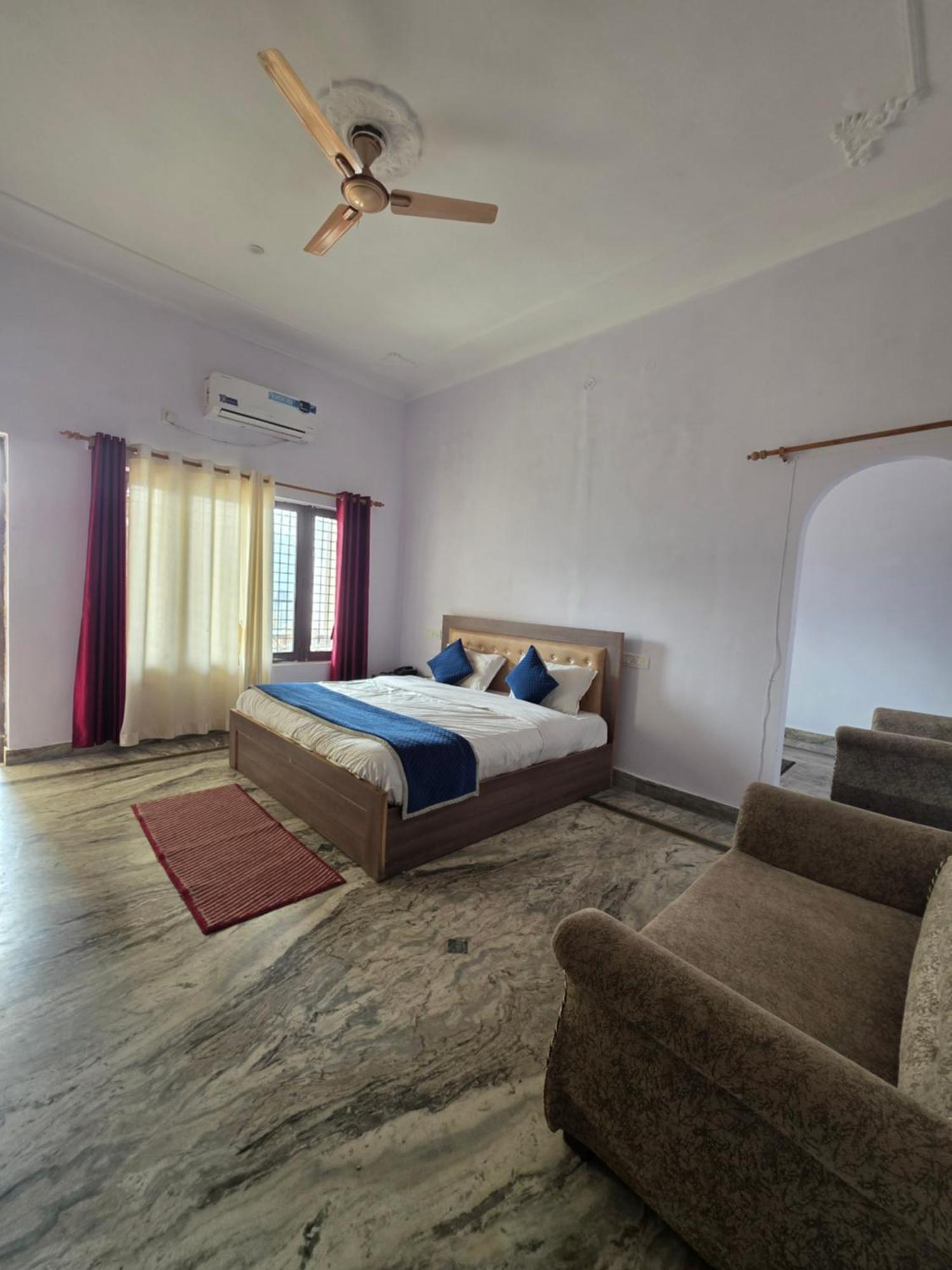 Siddhi Vinayak Hotel And Banquet Бхимтал Экстерьер фото